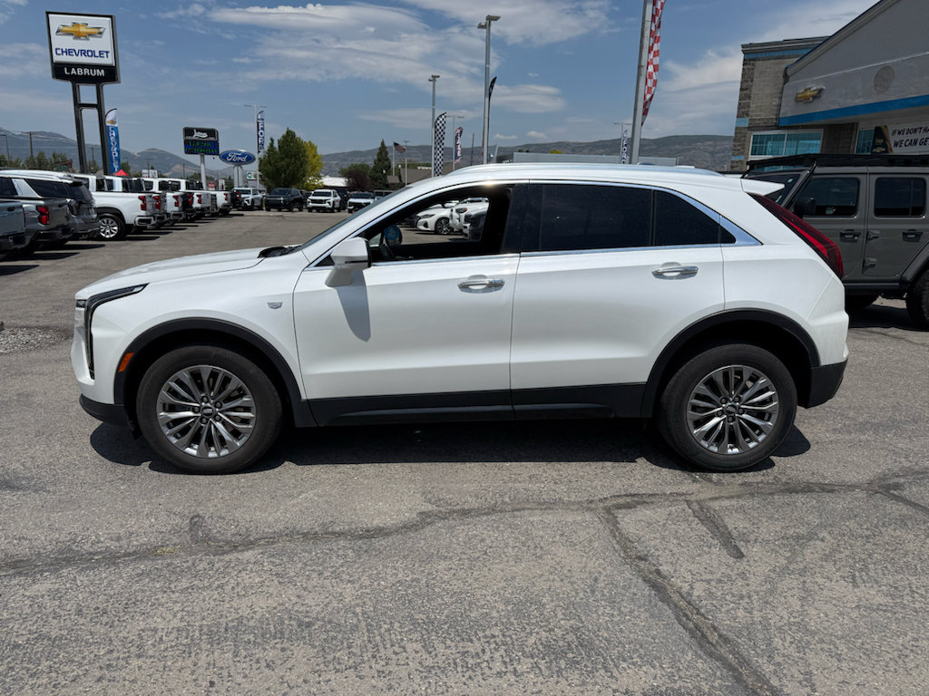 Used 2024 Cadillac XT4 Premium Luxury AWD/4WD image 3