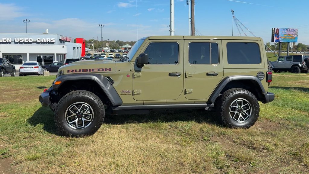 Used 2026 Jeep Wrangler Unlimited Rubicon AWD/4WD image 3