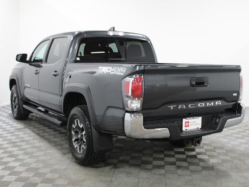 Certified 2022 Toyota Tacoma TRD Off-Road AWD/4WD image 4