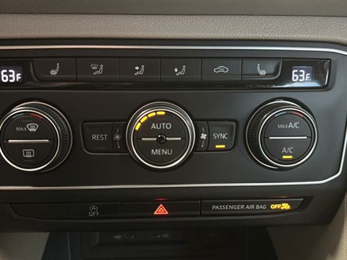 Used 2021 Volkswagen Atlas SE AWD/4WD image 18