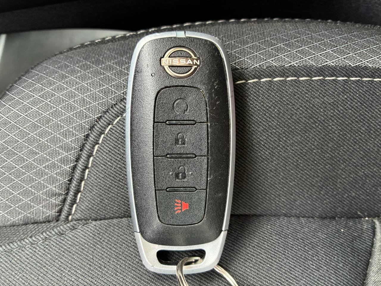 Used 2024 Nissan Pathfinder SV FWD image 31
