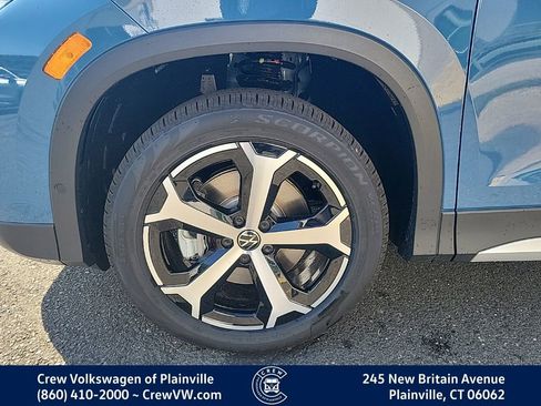 New 2025 Volkswagen Tiguan SE image 19