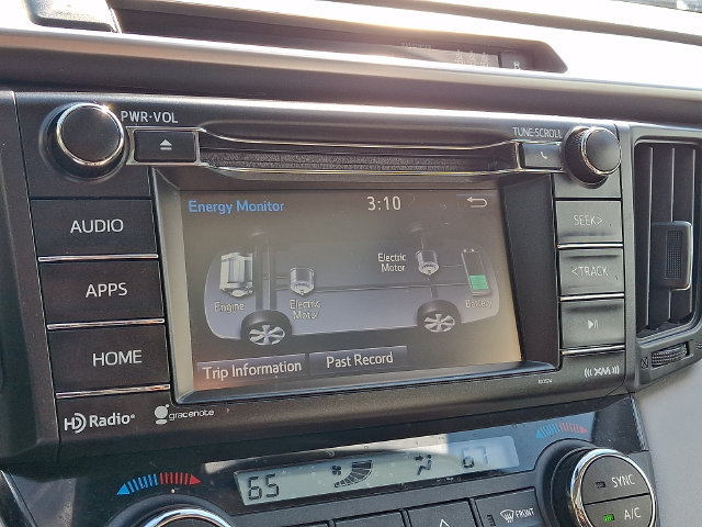 Used 2018 Toyota RAV4 XLE AWD/4WD image 26