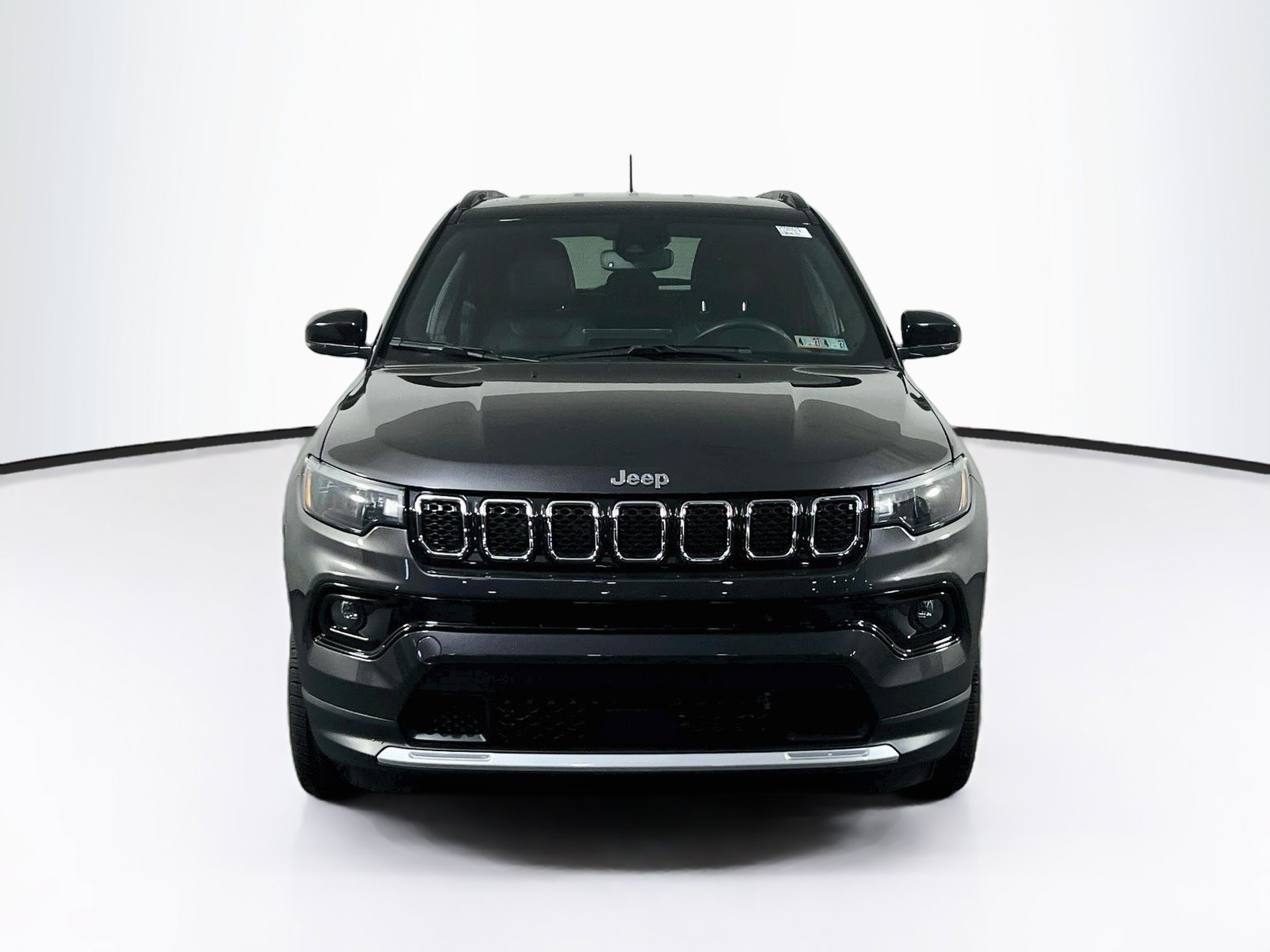 Used 2023 Jeep Compass Limited w/ Elite Group AWD/4WD image 2