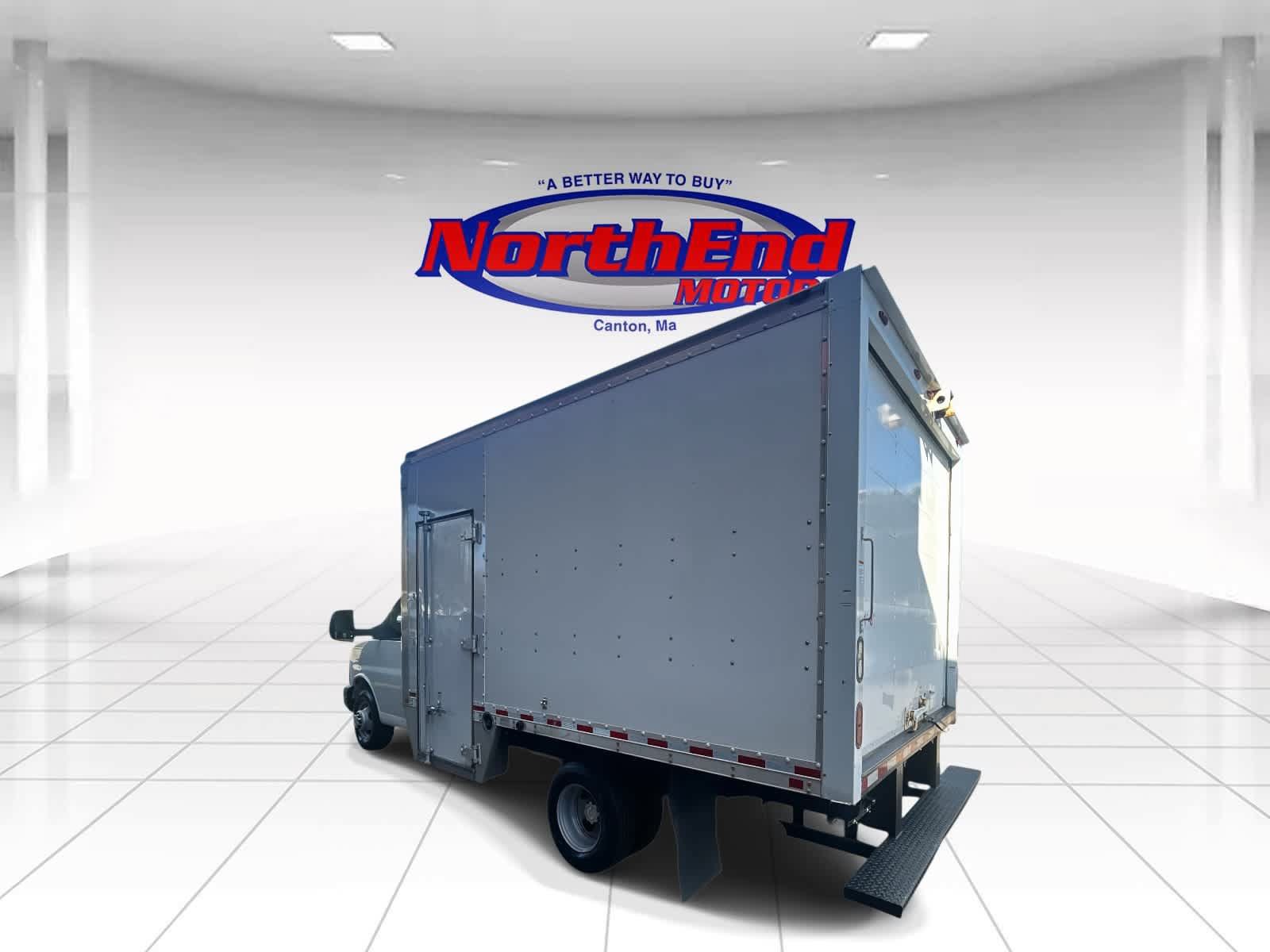 Used 2016 Chevrolet Express 3500 RWD image 5