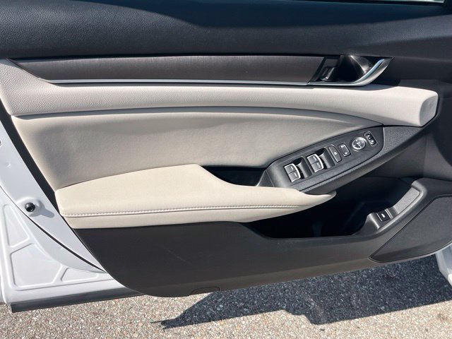 Used 2022 Honda Accord LX image 11