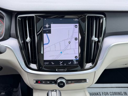 Used 2020 Volvo S60 T5 Momentum w/ Protection Package image 21