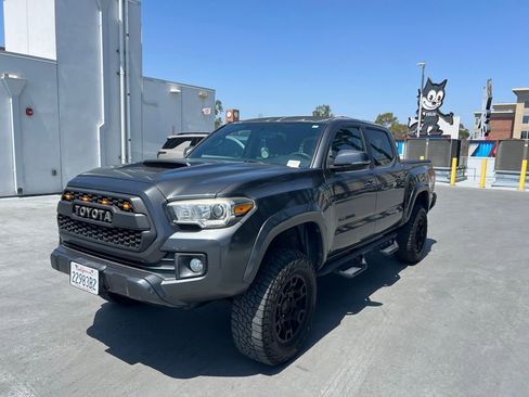Used 2016 Toyota Tacoma TRD Sport w/ Towing Package RWD image 1