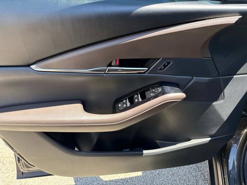 Used 2022 MAZDA CX-30 AWD 2.5 S w/ Premium Package image 17