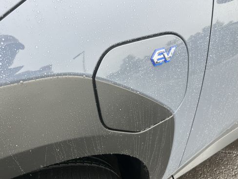 Used 2023 Subaru Solterra AWD image 15