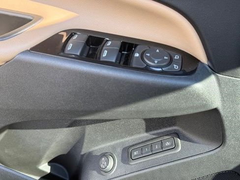 Certified 2023 Chevrolet Equinox Premier image 16