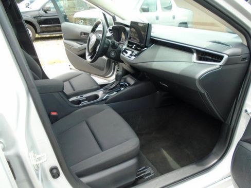 Used 2024 Toyota Corolla LE FWD image 12