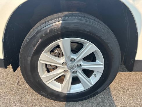 Used 2013 Toyota Highlander 4WD w/ Cold Weather Pkg image 11