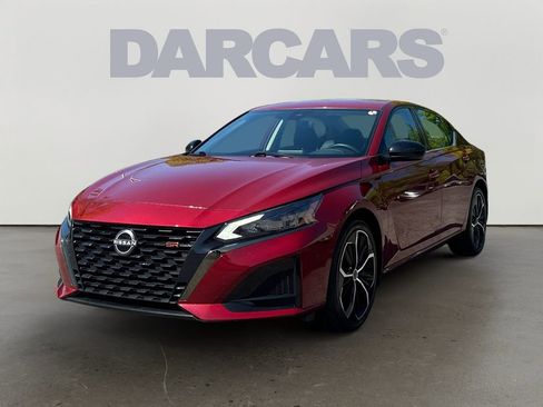 Used 2025 Nissan Altima 2.5 SR AWD/4WD image 3