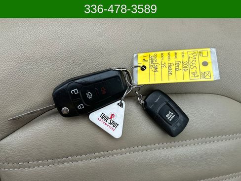 Used 2016 Ford Fusion SE w/ Equipment Group 202A image 25