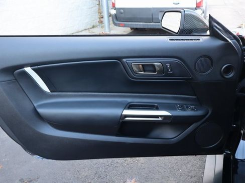 Used 2022 Ford Mustang Shelby GT500 w/ Carbon Fiber Track Pack image 24