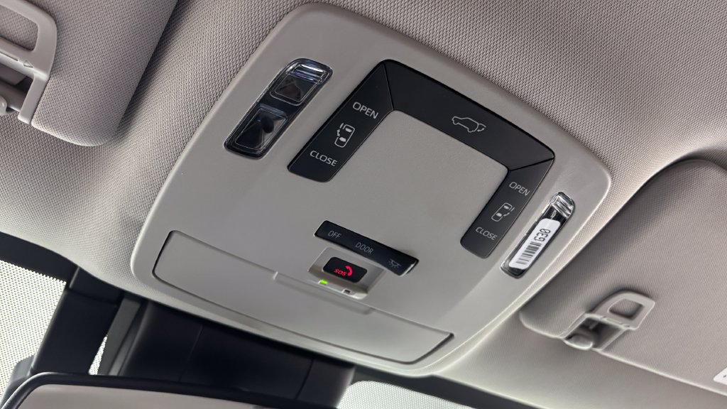 Certified 2026 Toyota Sienna LE FWD image 25