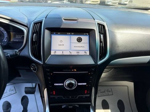 Used 2019 Ford Edge Titanium FWD image 35