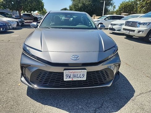Used 2026 Toyota Camry SE FWD image 8