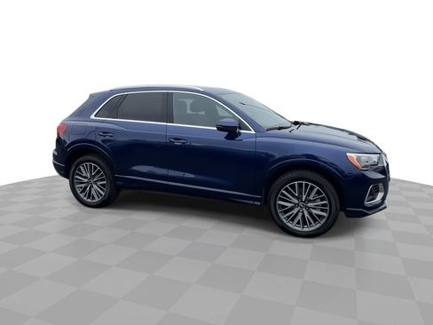 Used 2021 Audi Q3 2.0T Premium w/ 19" Wheel Package AWD/4WD image 9