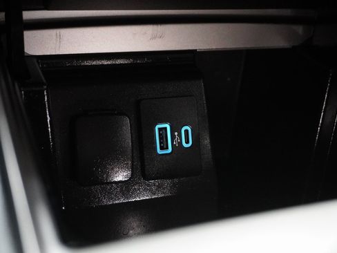 Used 2022 Ford Explorer XLT w/ Class IV Trailer Tow Package image 30