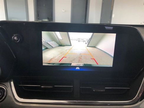 Used 2024 Chevrolet Trax LT w/ Driver Confidence Package image 15