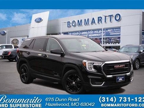 Used 2024 GMC Terrain SLE image 1