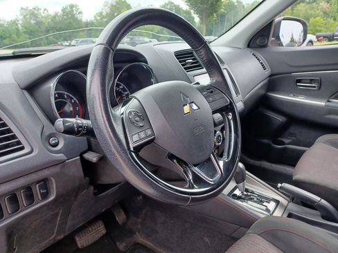 Used 2019 Mitsubishi Outlander Sport SE AWD/4WD image 9