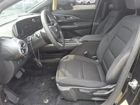 Used 2025 Chevrolet Equinox EV LT FWD image 6