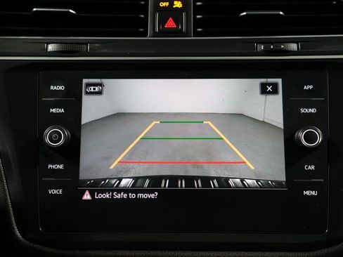 Used 2022 Volkswagen Tiguan SE FWD image 18