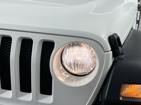 Used 2023 Jeep Wrangler Sport S image 11