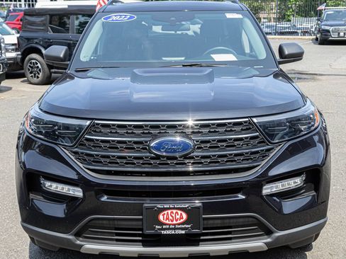 Used 2022 Ford Explorer XLT w/ Equipment Group 202A AWD/4WD image 5