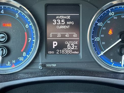 Used 2017 Toyota Corolla LE image 21