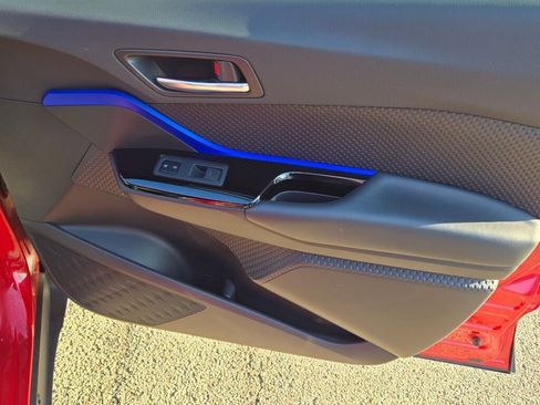 Used 2021 Toyota C-HR XLE image 7