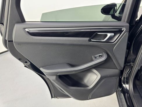 Used 2018 Porsche Macan image 39