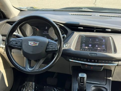 Used 2019 Cadillac XT4 Luxury FWD image 19