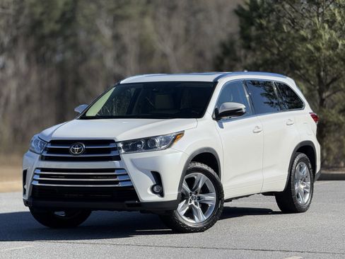 Used 2019 Toyota Highlander Limited image 7