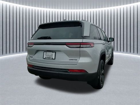 New 2025 Jeep Grand Cherokee Limited w/ Black Appearance Package image 10