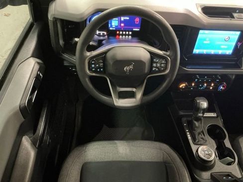 Used 2021 Ford Bronco Base image 11
