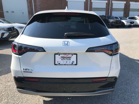 Used 2023 Honda HR-V EX-L image 7