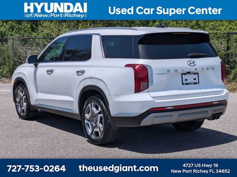 Certified 2025 Hyundai Palisade SEL FWD image 3