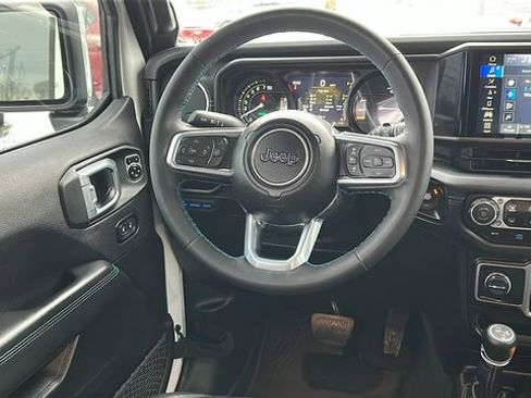 Used 2024 Jeep Wrangler High Altitude image 23