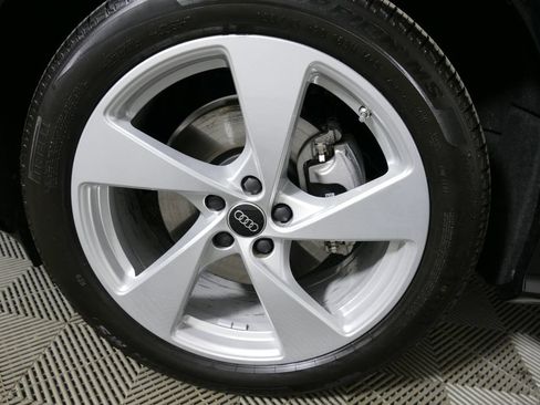 Used 2025 Audi Q5 Prestige AWD/4WD image 9