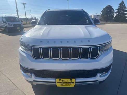 Used 2024 Jeep Wagoneer Series II AWD/4WD image 3