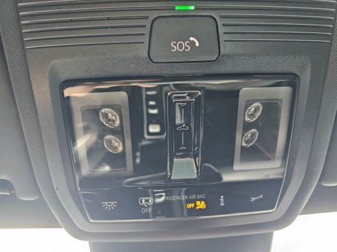 Certified 2025 Volkswagen GTI SE FWD image 39