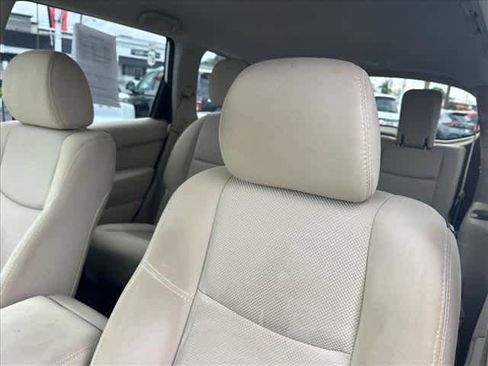 Used 2017 Nissan Pathfinder SV FWD image 18