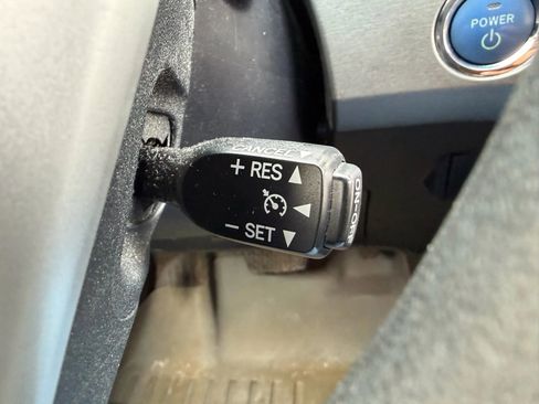 Used 2013 Toyota Prius Plug-In Hybrid image 40