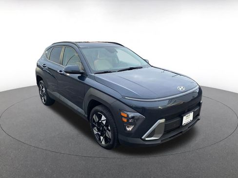Used 2025 Hyundai Kona SEL image 1