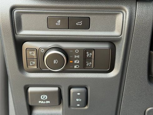 Used 2024 Ford Expedition Platinum RWD image 29