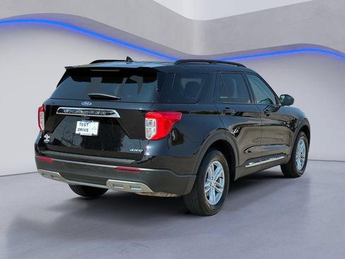 Used 2023 Ford Explorer XLT w/ Equipment Group 202A AWD/4WD image 3